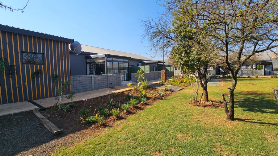 2 Bedroom Property for Sale in Melodie North West